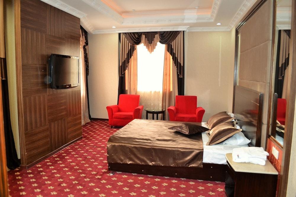 Renion Hills Hotel Almaty Eksteriør billede