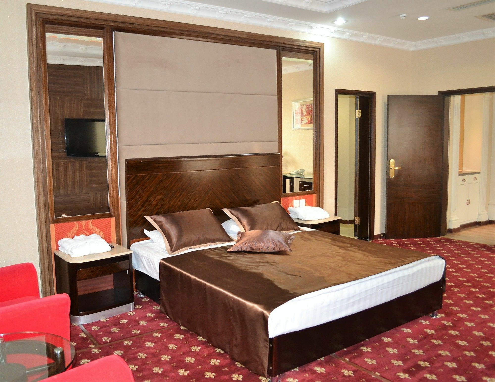 Renion Hills Hotel Almaty Eksteriør billede