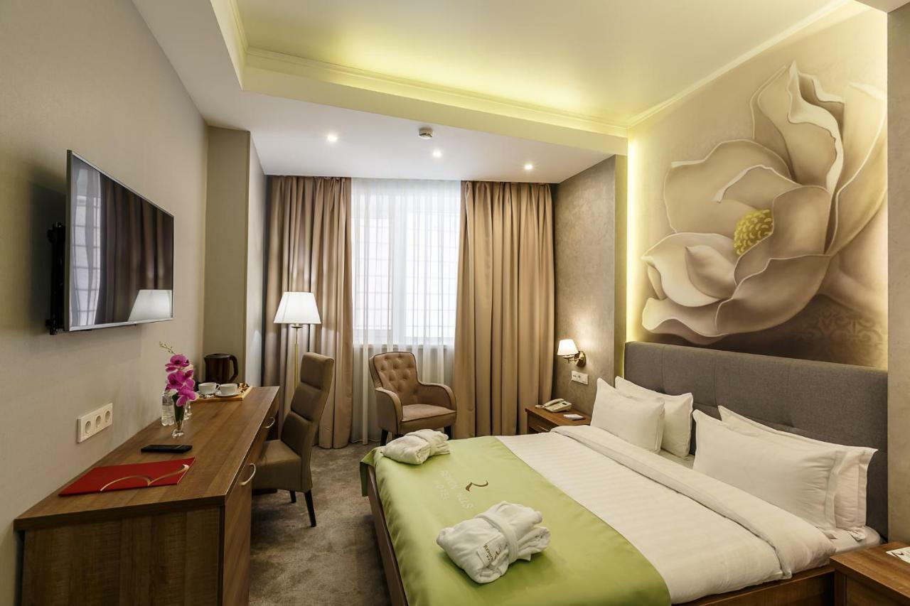 Renion Hills Hotel Almaty Eksteriør billede