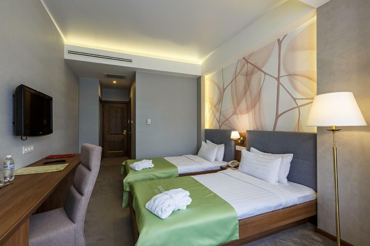 Renion Hills Hotel Almaty Eksteriør billede