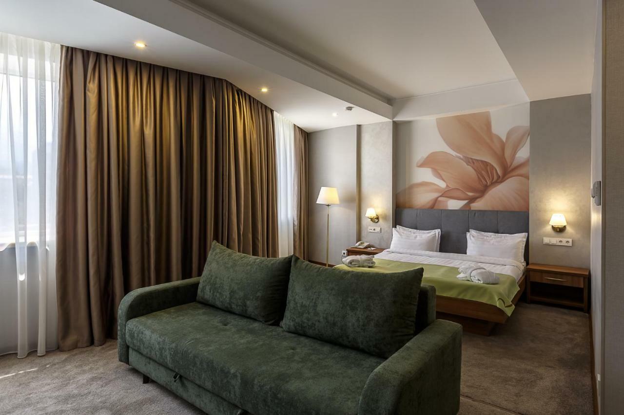 Renion Hills Hotel Almaty Eksteriør billede