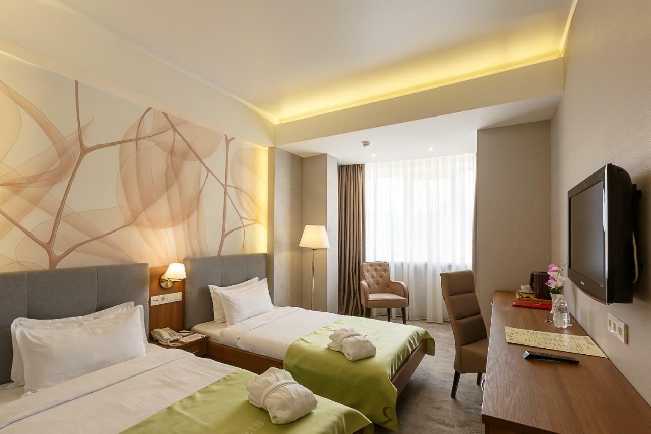Renion Hills Hotel Almaty Eksteriør billede