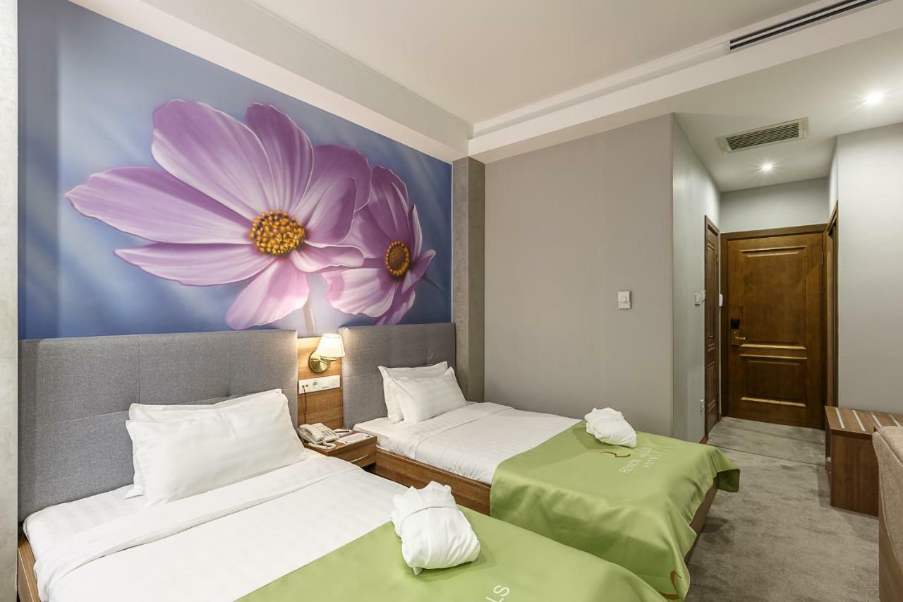 Renion Hills Hotel Almaty Eksteriør billede